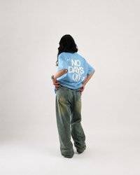 Oversize Unisex T-shirt (No Days Off)